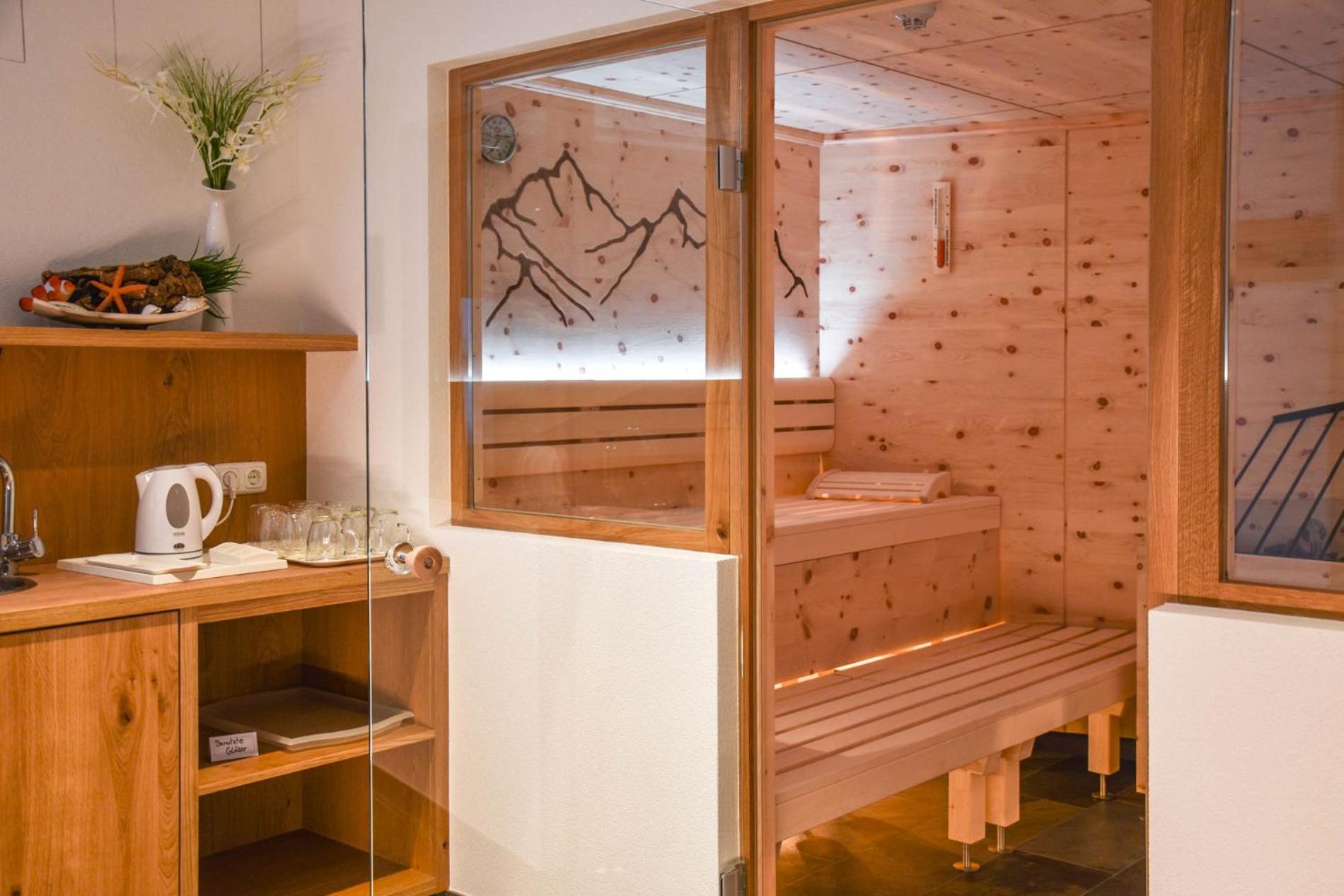 ホテル Lisas - With Wellness And Breakfast Schröcken エクステリア 写真